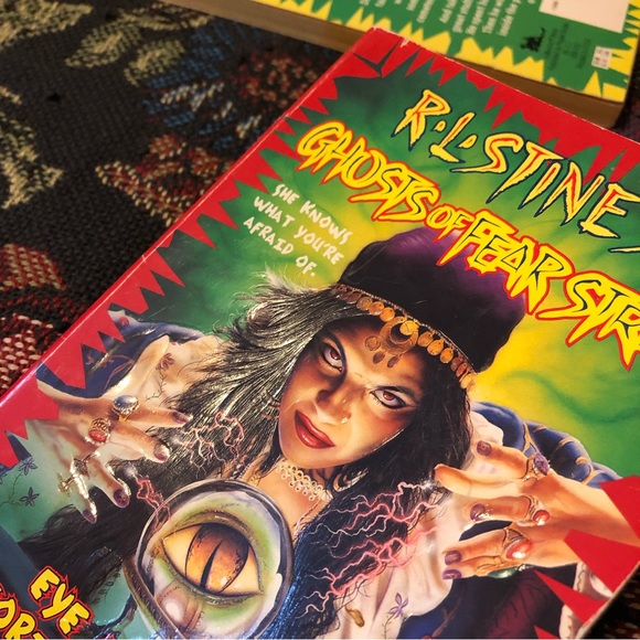 Lot of 5 Ghosts of Fear Street by R.L. Stine books - Picture 8 of 15